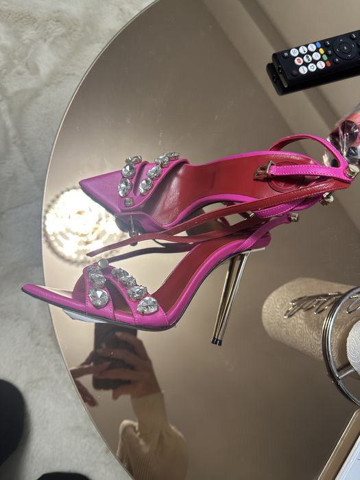 Sandale Hardot nepurtate