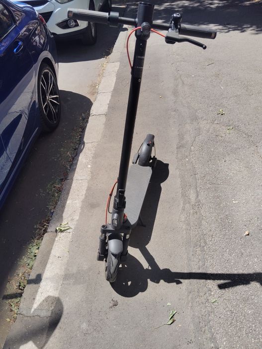 Trotinetă Xiaomi e-scooter
Viteza maxima 25 km/h