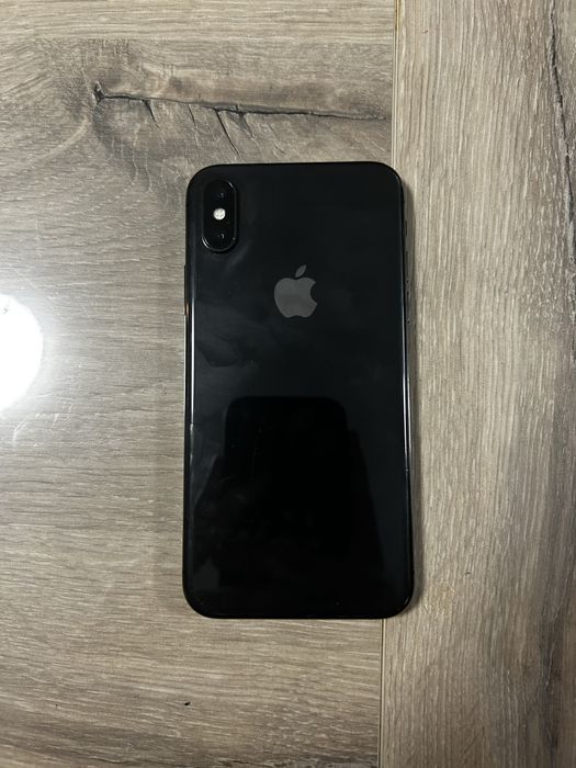 Продавам iPhone X