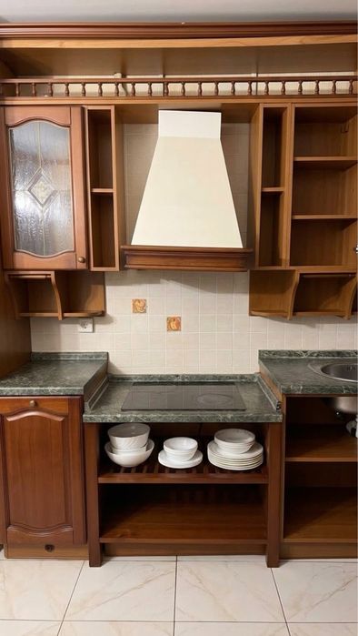 Продам качественную кухонную гарнитуру