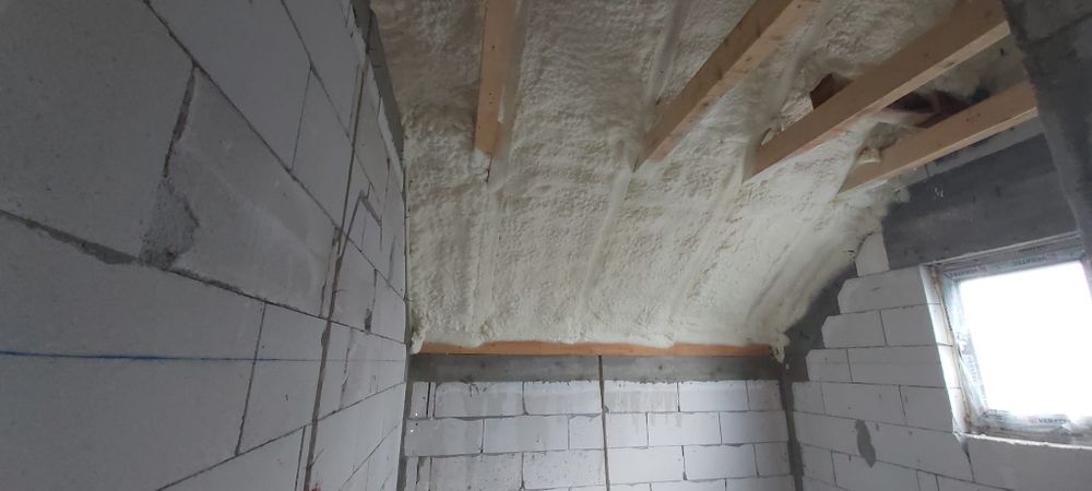 Izolatie cu spuma poliuretanica