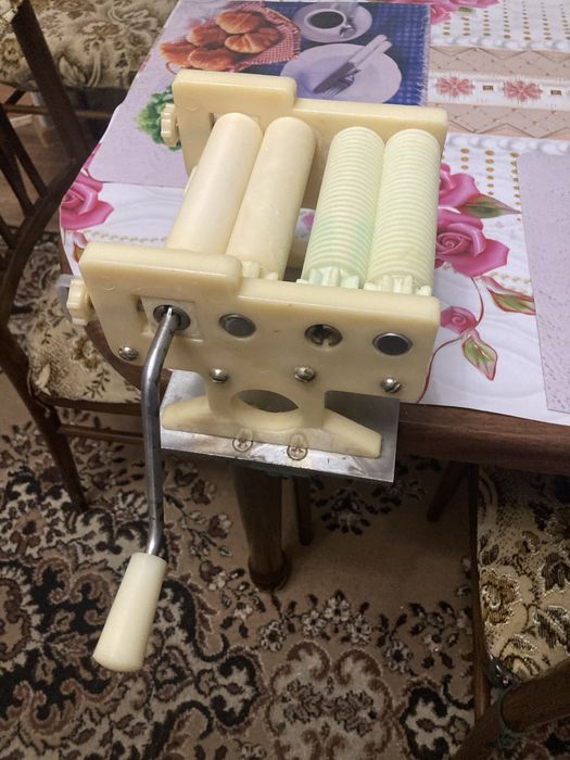 Продам лапшерезку ссср