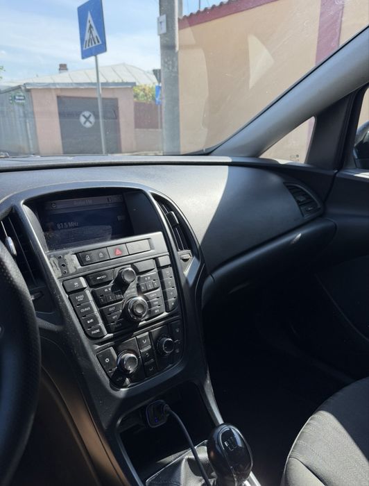 OPEL Astra 2013 — imagine 3