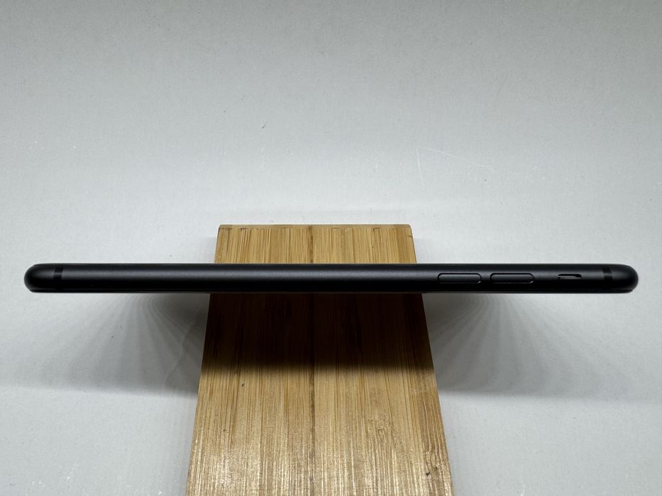 Apple iPhone 8 PLUS 64Gb black neverlocked