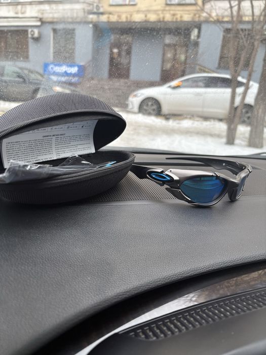 сoлнцeзaщитные очки Оаklеy