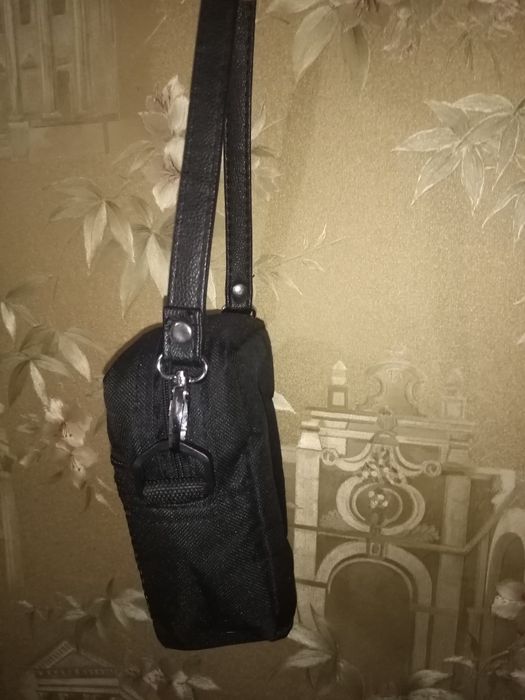 Сумочка для цифрового фотоаппарата или для мобильного, ключей,паспорта