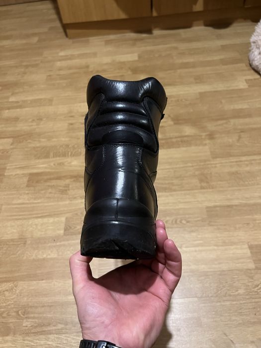 Високи полицейски обувки