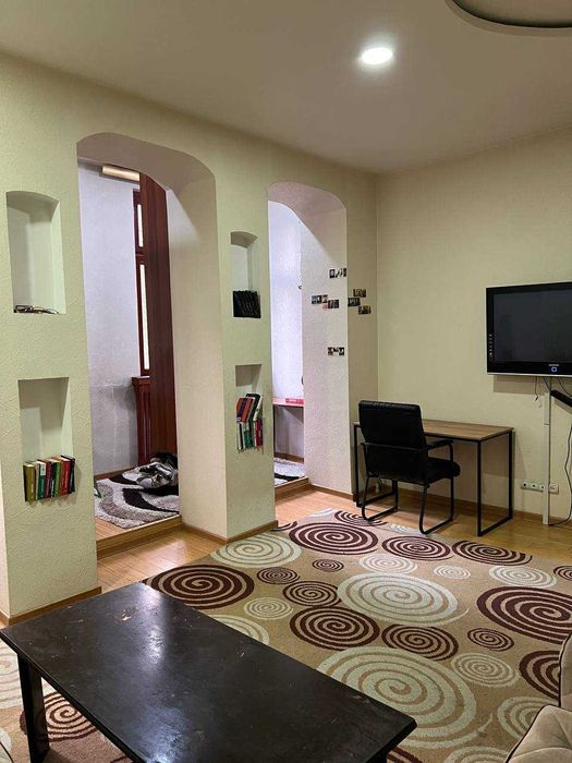 Webster oldida sheriklikka kvartira