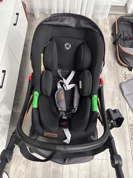 Vând Cărucior 3 în 1 Coccolle Melora