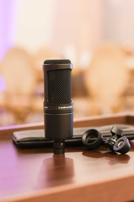 Microfon de studio cu condensator Audio-Technica AT2020 XLR