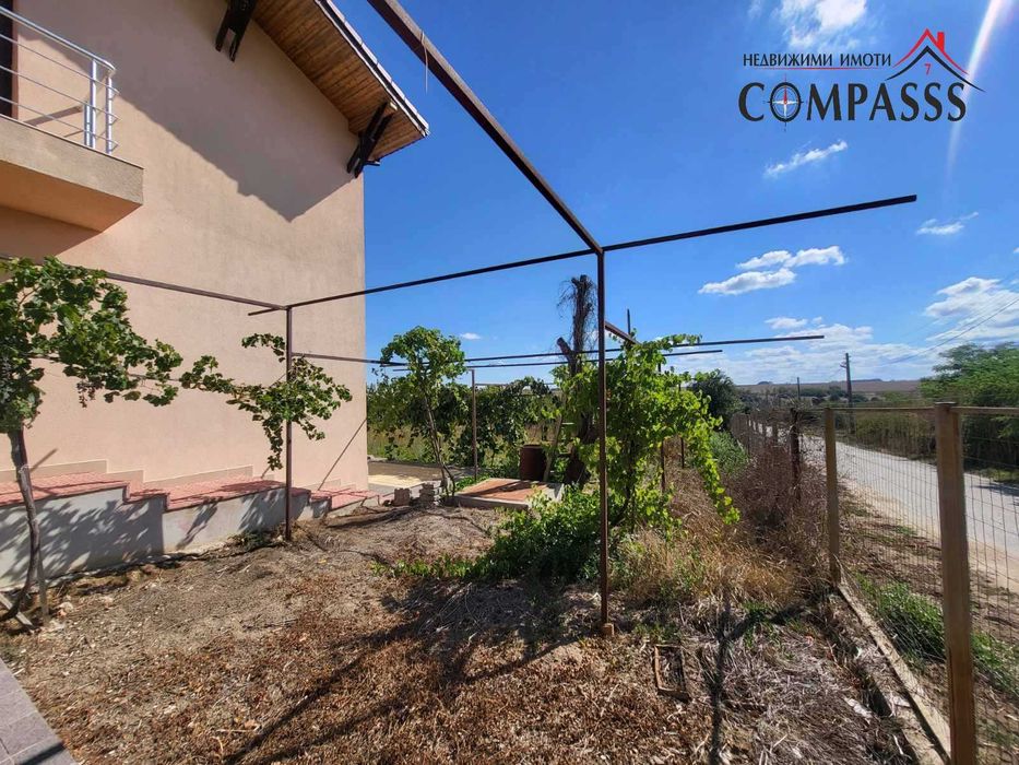 с. Драганово, Обл. Добрич, КЪЩА на 2 етажа – 107372евро!