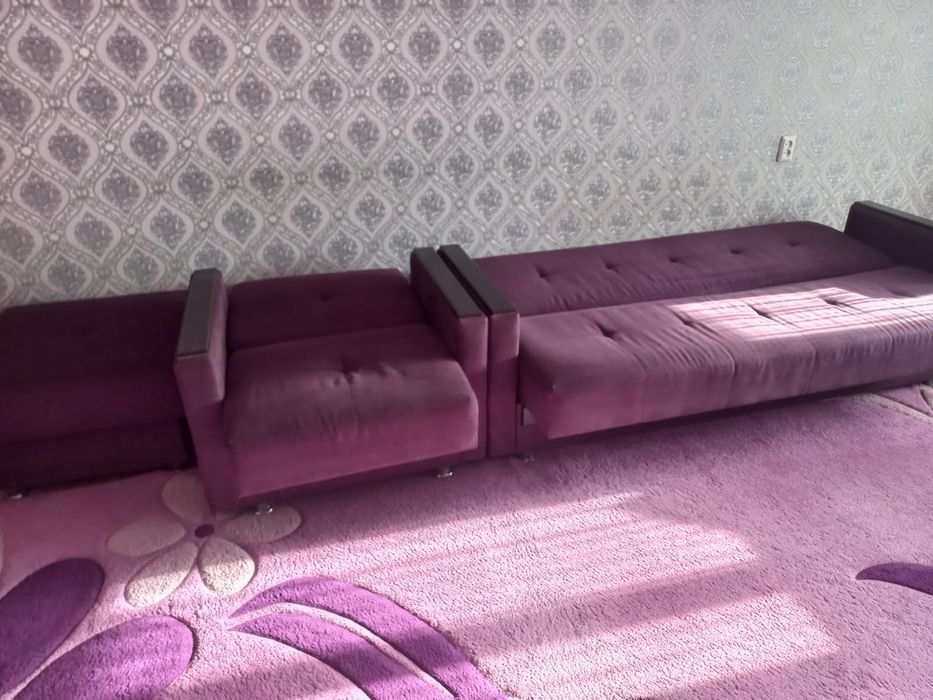 Диван с креслом и пуфиком