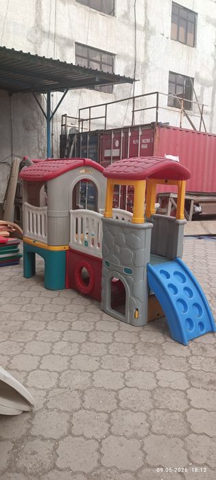Продам б/у детский домик- горка