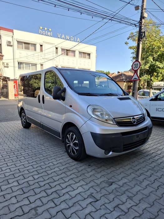Opel Vivaro 8+1 din 2009