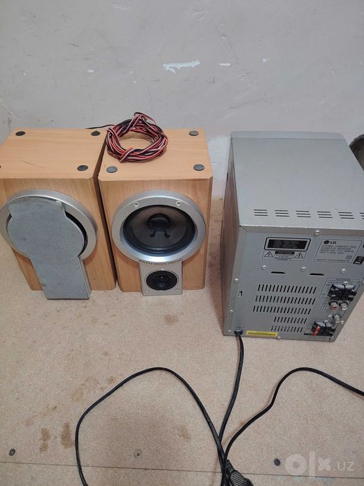 Продается компактный музыкальный центр LG FFH-185 (с колонками)