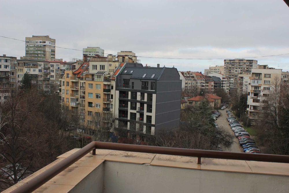 Canon EOS 2000D + обектив Canon EF-S 18-55mm f/3.5-5.6 IS-Фотоапарат