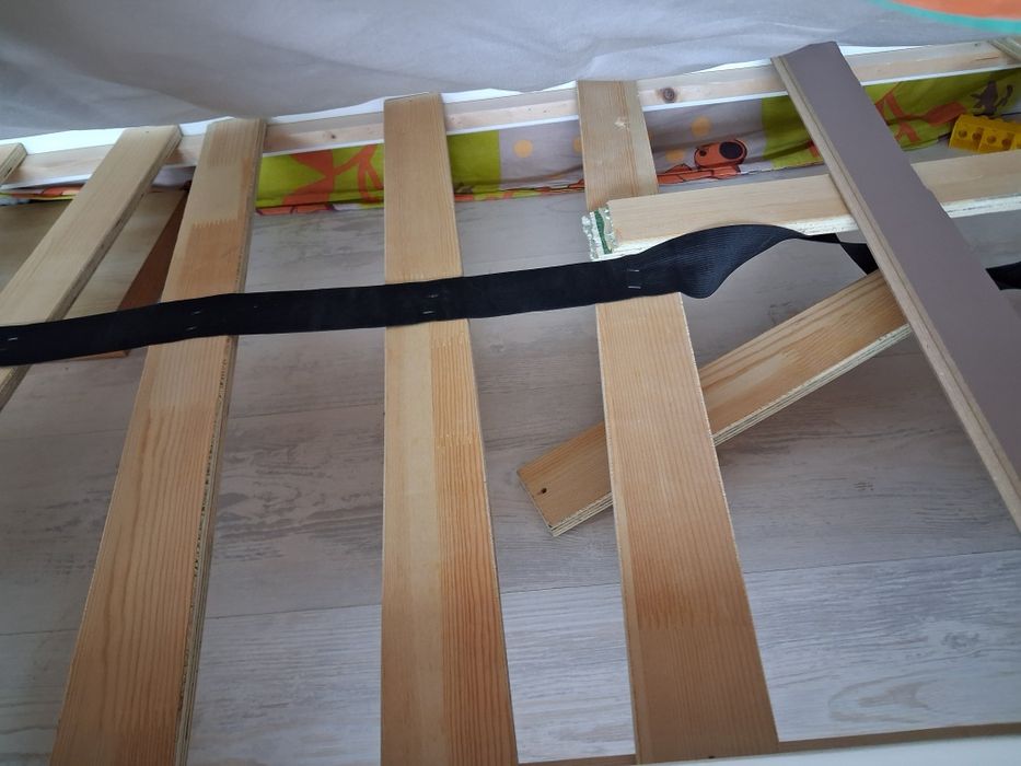 Pat din lemn tip cort cu saltea ptr copii