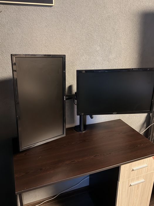 Монитори със стойка Acer