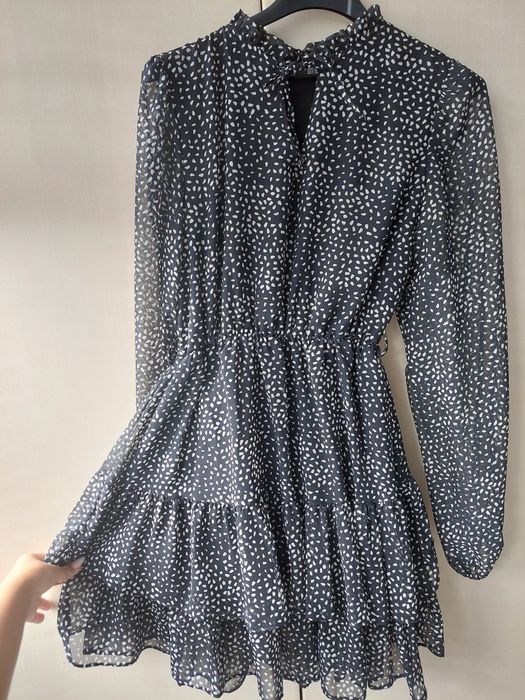 Черна дамска рокля