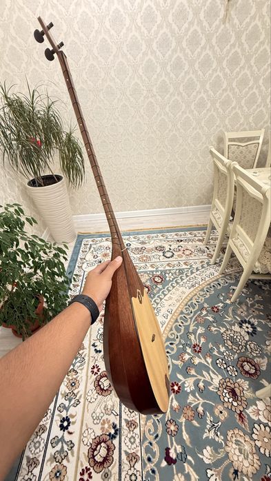 Қызыл ағаштан жасалған кәсіби сахыналық домбыра