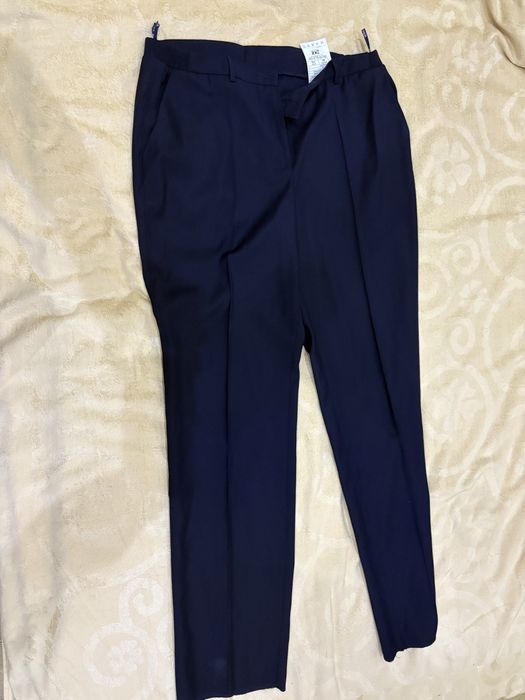 Продаются костюмы, брюки, юбка