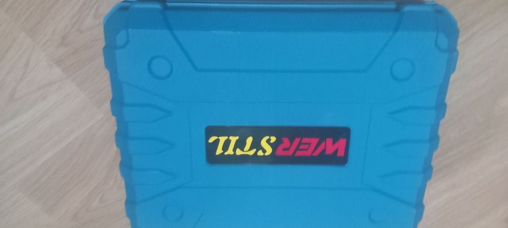 Акумулаторен ударен винтоверт