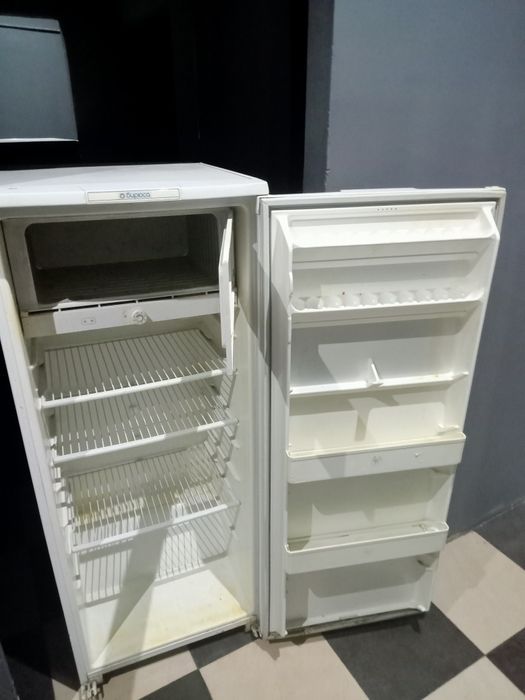 Продам холодильник в рабочем состоянии .