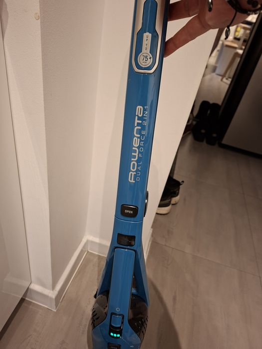 Aspirator vertical Rowenta 2in1 cu GARANTIE