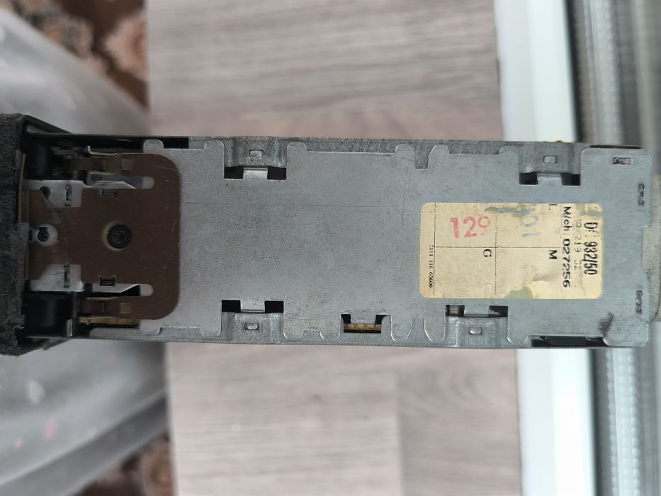 Продам штатную автомагнитолу Philips