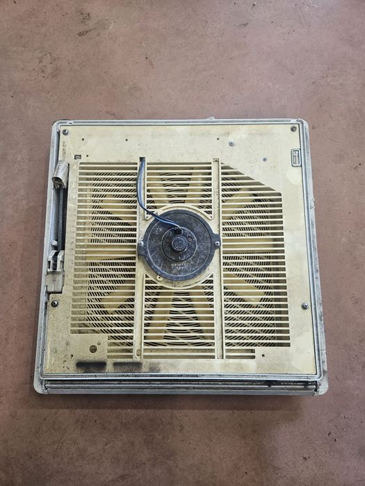 Ventilator trapa rulota 40x40 12v .perfect funtional