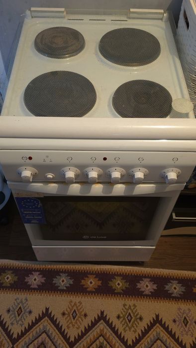 Прдам электроплиту