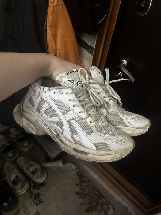 Balenciaga runner 1