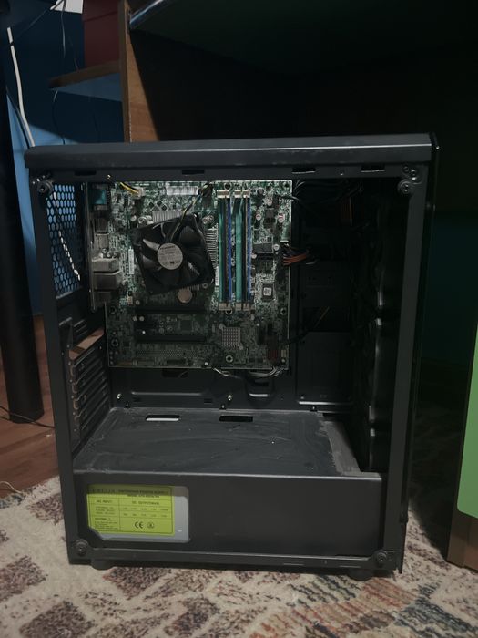 Vand calculator in stare foarte buna