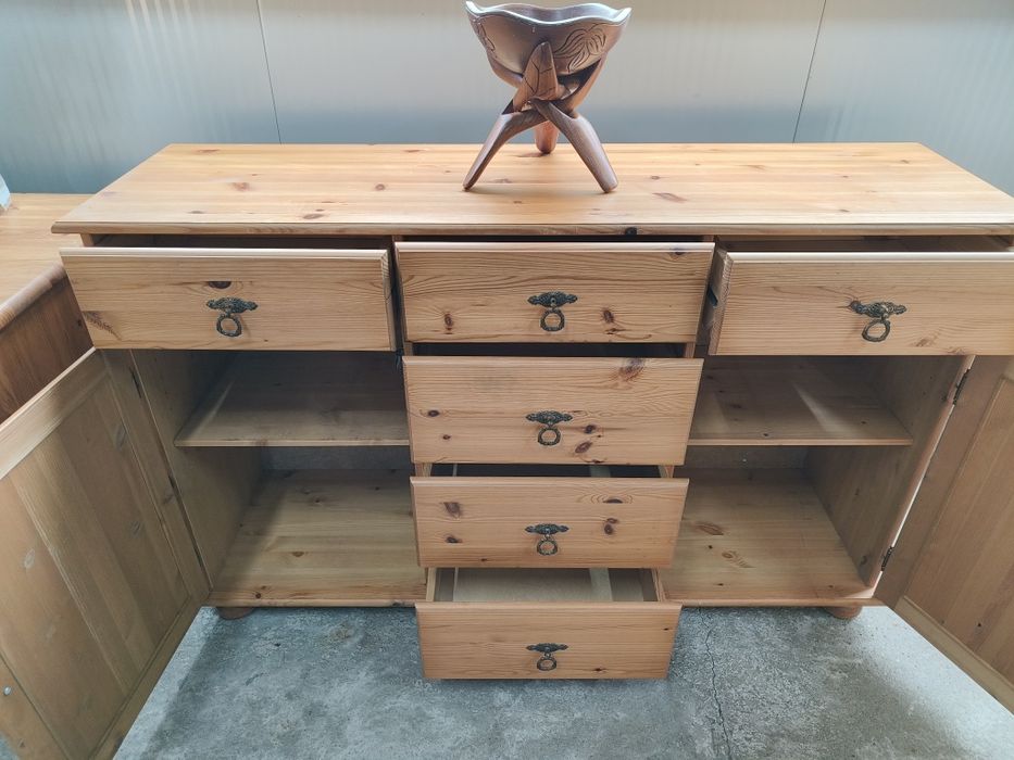 3935 Контра бюфет с месингови дръжки