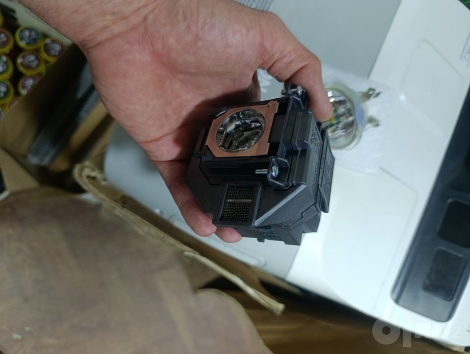 Лампы для проекторов Epson, SONY, BenQ, Acer и тд