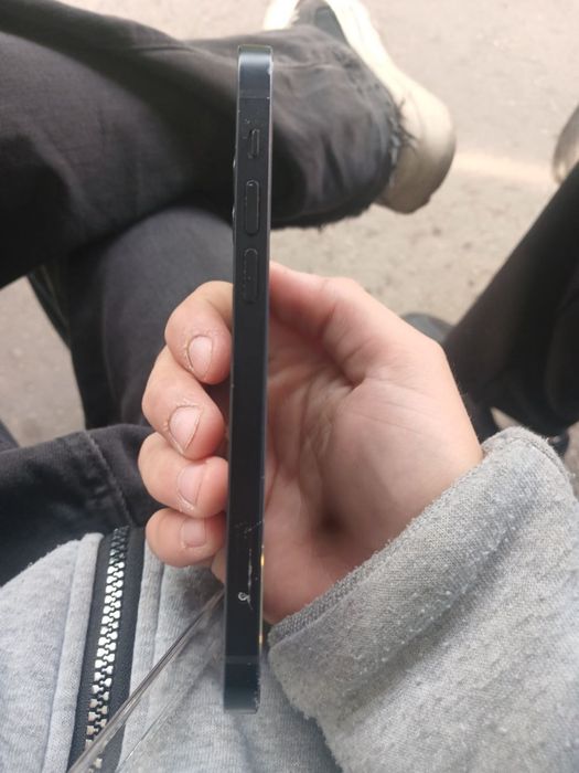 Apple iphone 12.