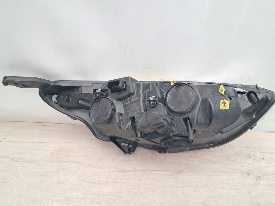 Фар  Ford B Max 2012/2018г