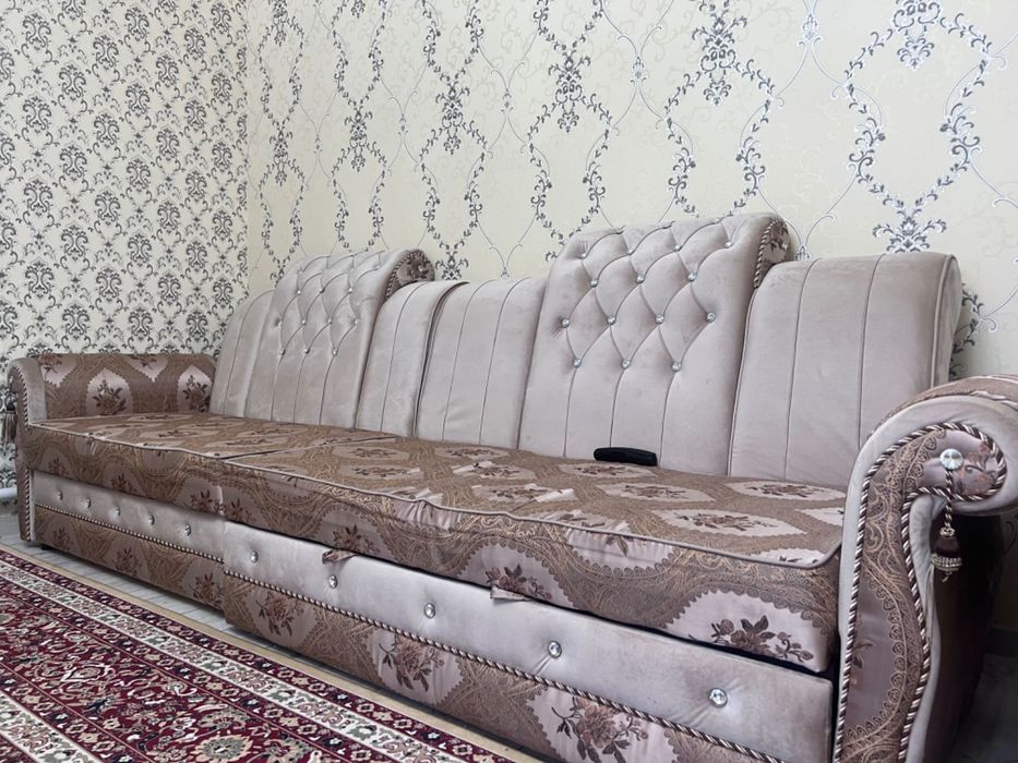 Мебель. Диван. Кресла