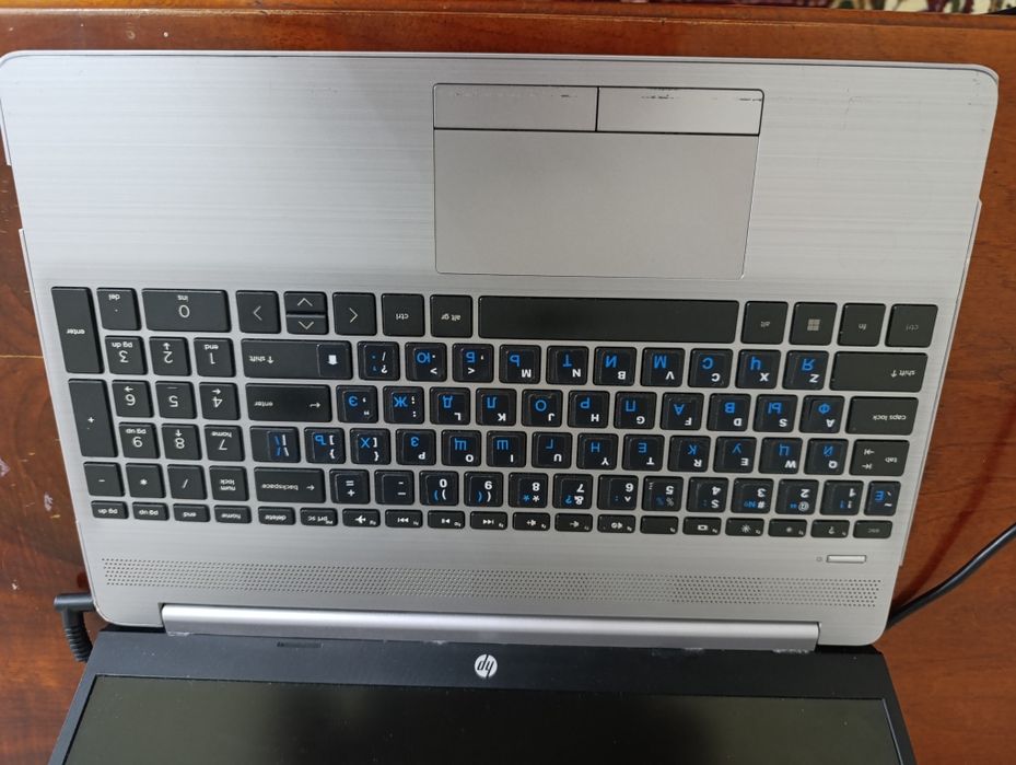 HP 8/256 ofisda ishlash uchun juda qulay, CS 2 ni ko'taradi