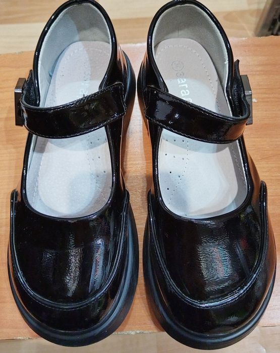 Продам обувь для девочки