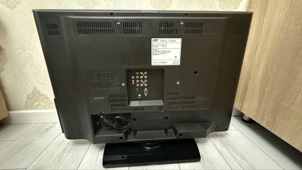 Телевизор JVC  30 000 тг.