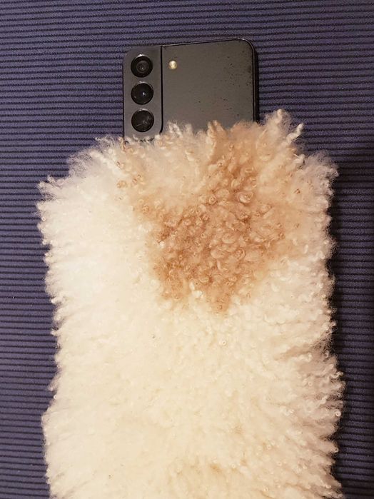 Калъф за телефон/чантичка/ от естествена агнешка кожа