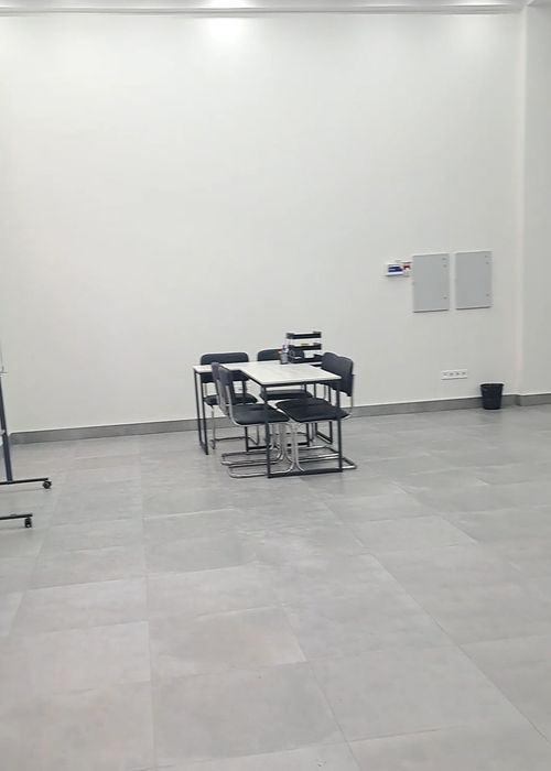 Novza metro 150 m2 open space SROCHNO arenda.