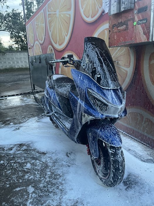 Продам скутер макси