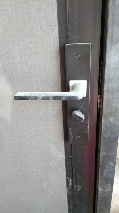 Temir eshik ikki qavatli