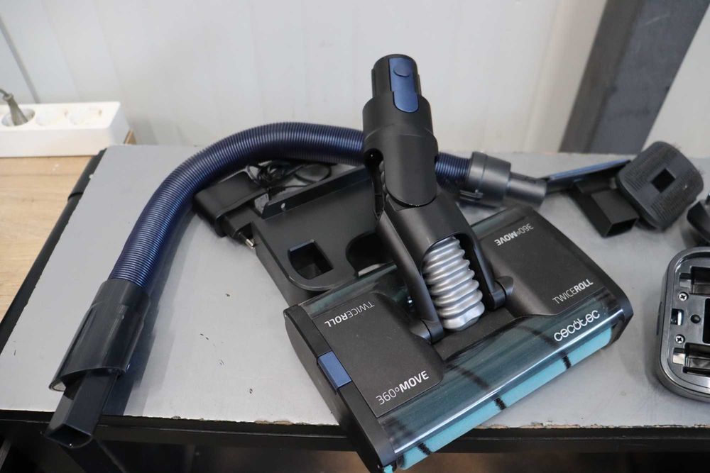 Прахосмукачка Cecotec Scoba 2100 TwiceAnimal, 20kPa, 210W,двойна глава