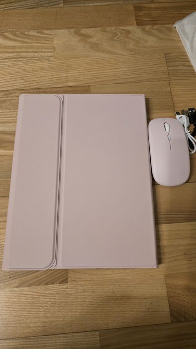 Husă cu tastatura touchpad Ipad 11, 11" 2025