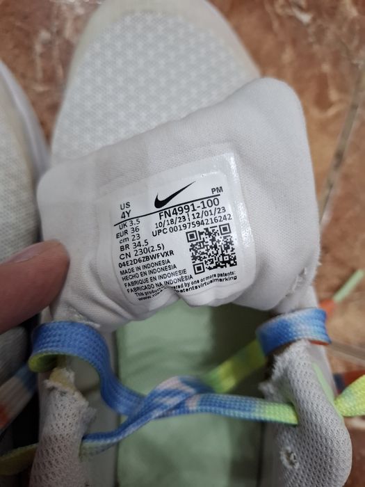 Adidasi Nike  alb