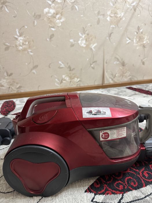 Продам Пылесос LG мощность 2000W