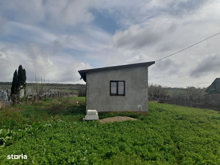 Casă de vânzare, 2 camere, curte mare